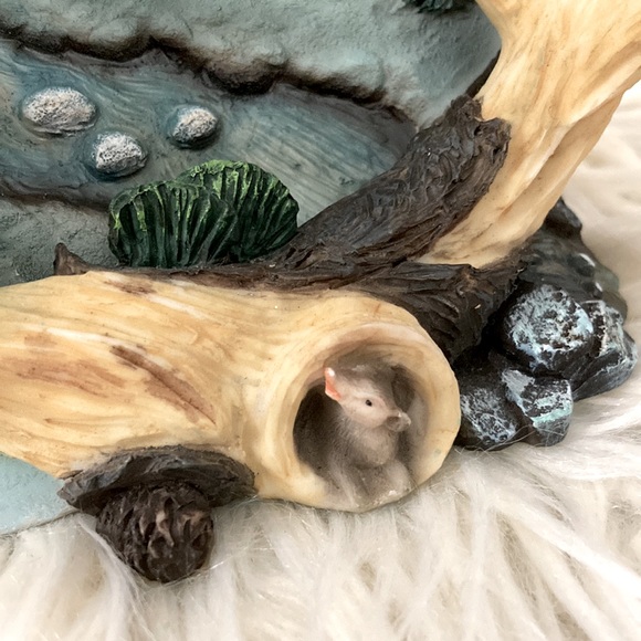 Snow Owl Resin Plate & Stand - Picture 5 of 13